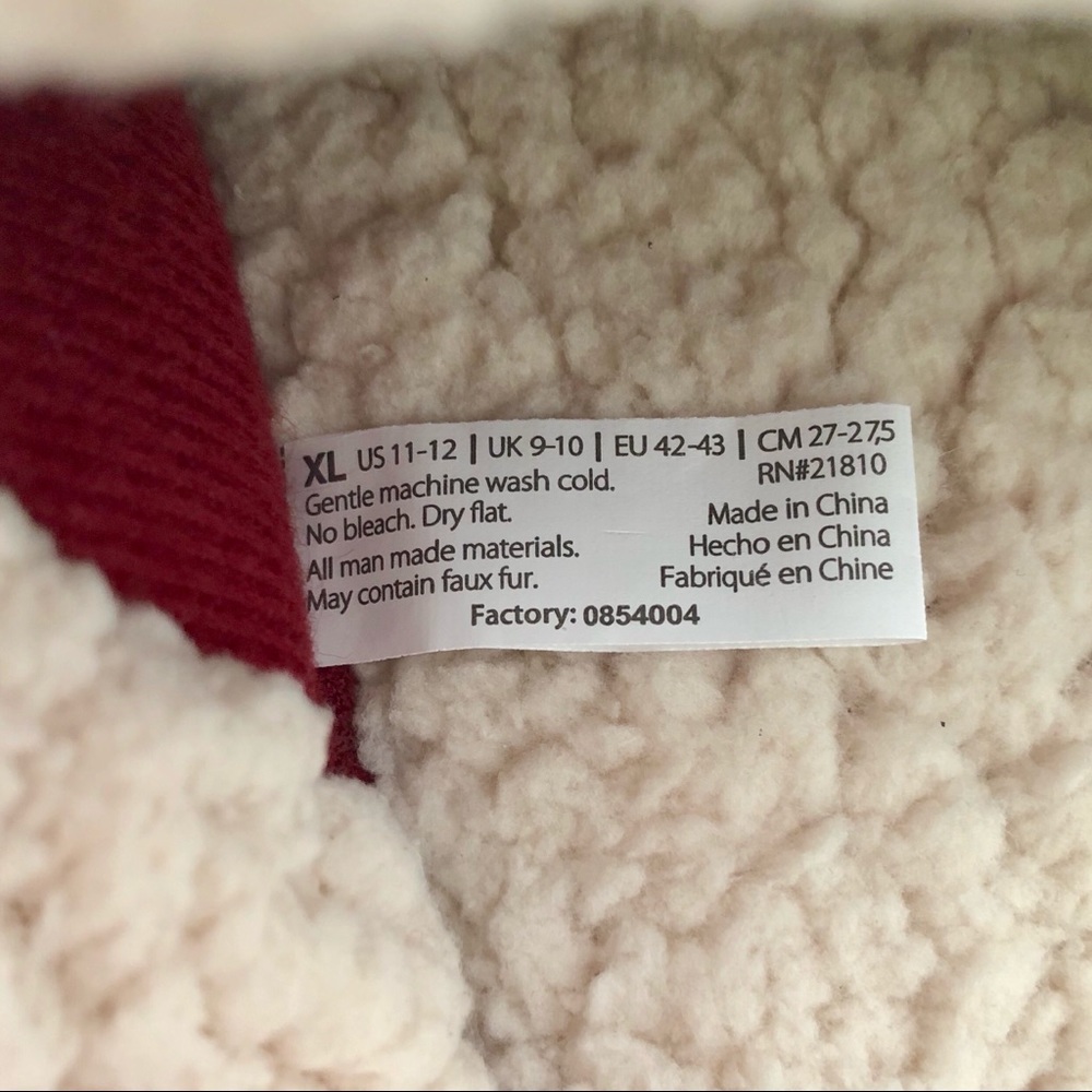 Dearfoams | Burgundy Microsuede Clog Slippers - Picture 7 of 8